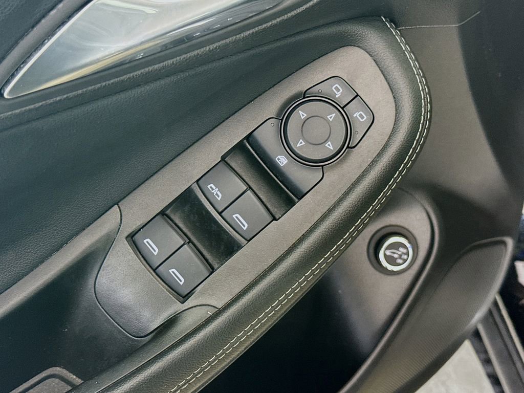 Used 2022 Buick Encore GX Essence FWD image 18