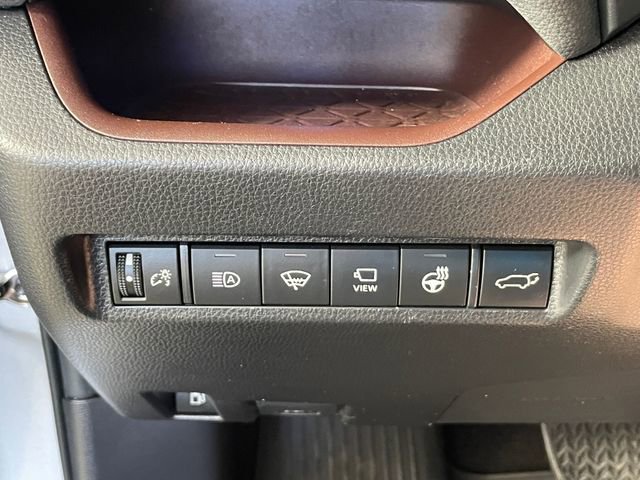 Used 2020 Toyota RAV4 Limited AWD/4WD image 14