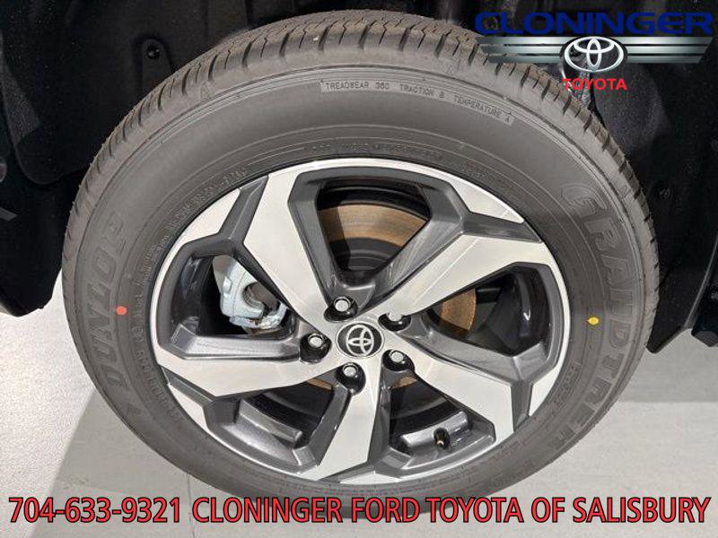 New 2025 Toyota RAV4 SE image 14