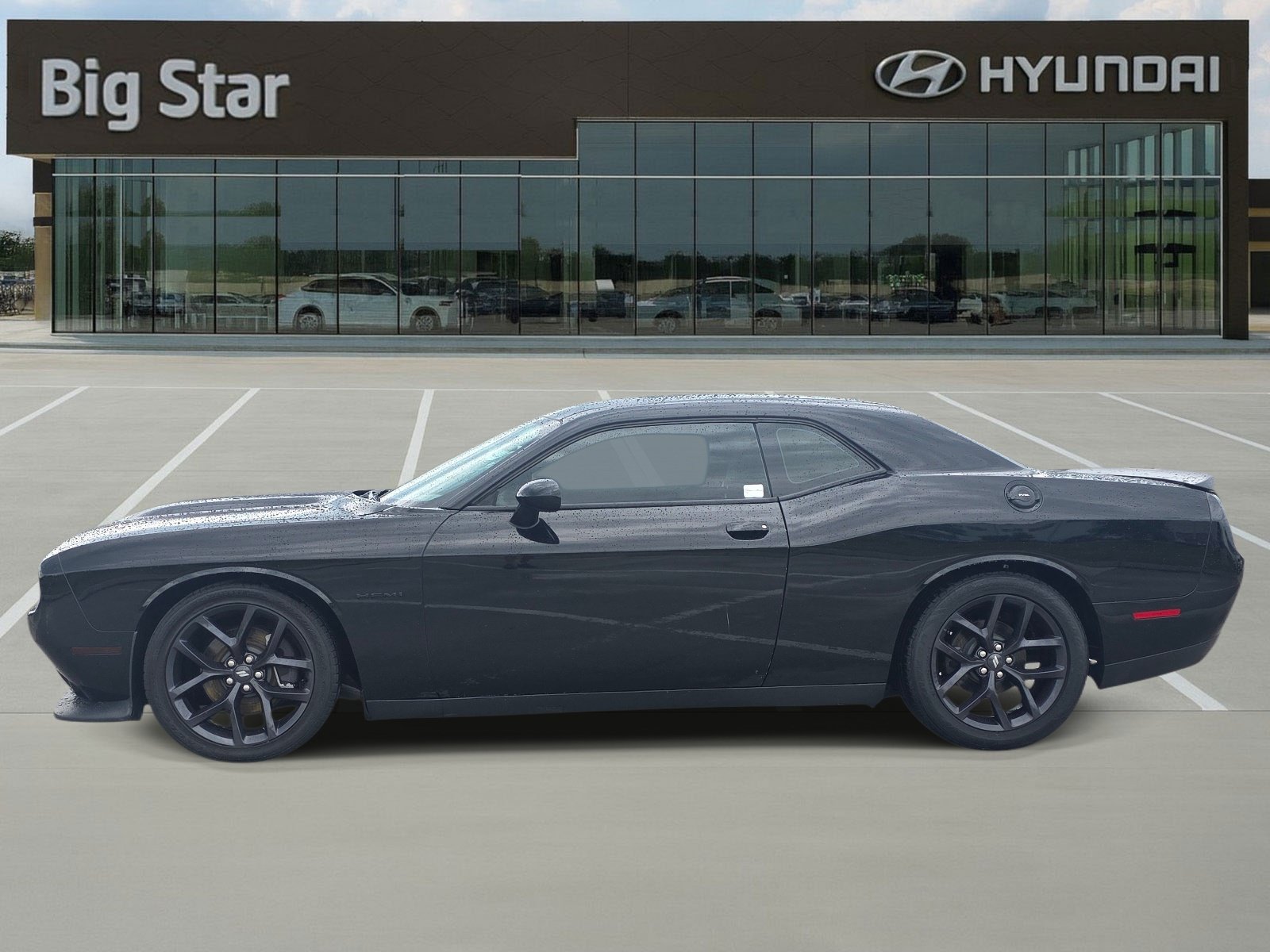 Used 2021 Dodge Challenger R/T w/ Blacktop Package RWD image 2