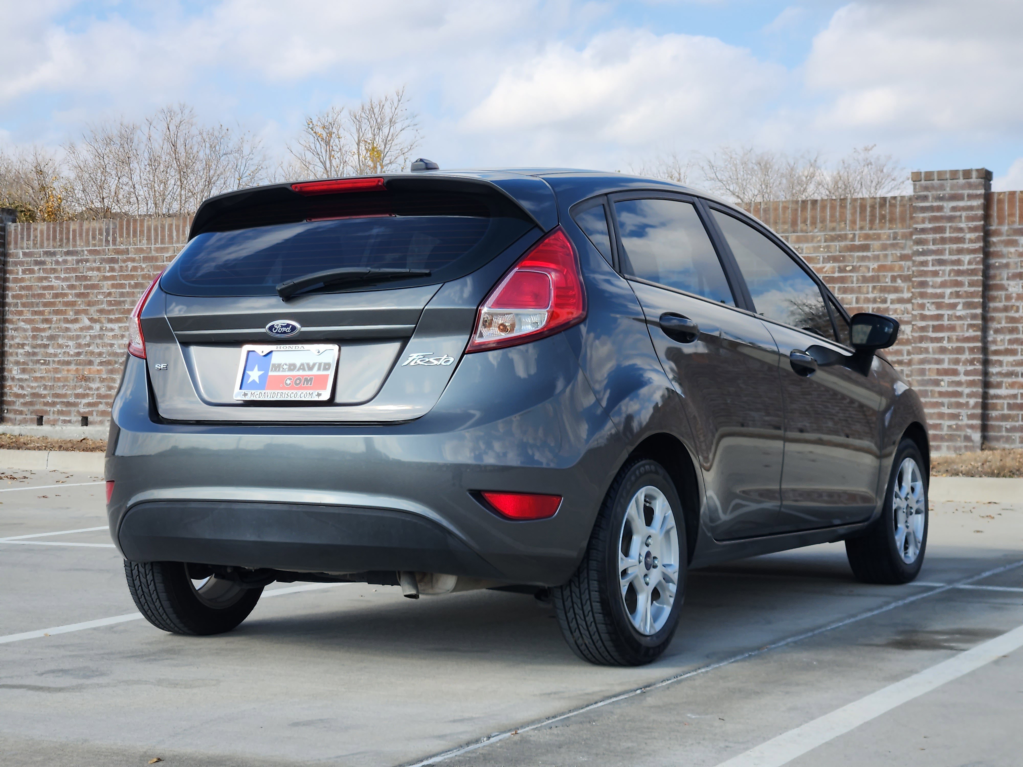 Used 2015 Ford Fiesta SE image 6