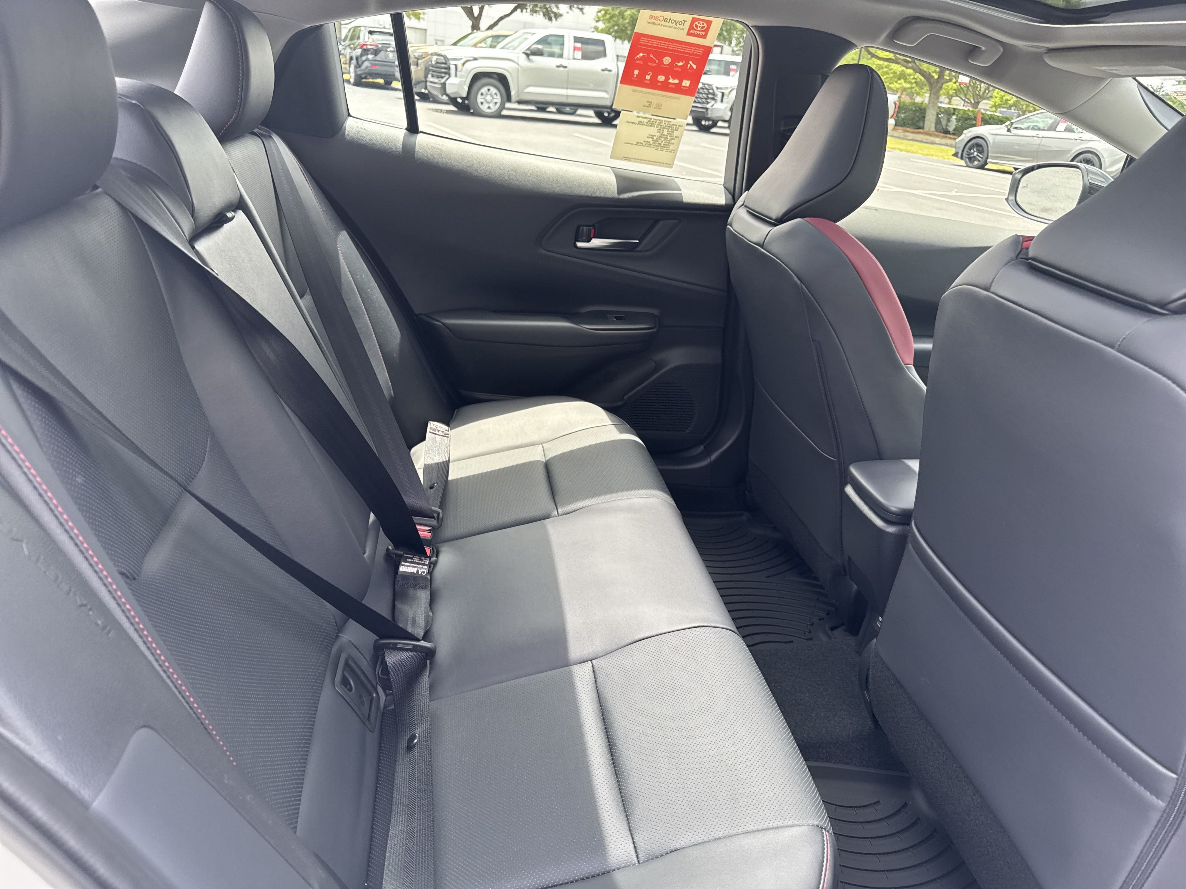 New 2025 Toyota Prius Plug-In Hybrid FWD image 29