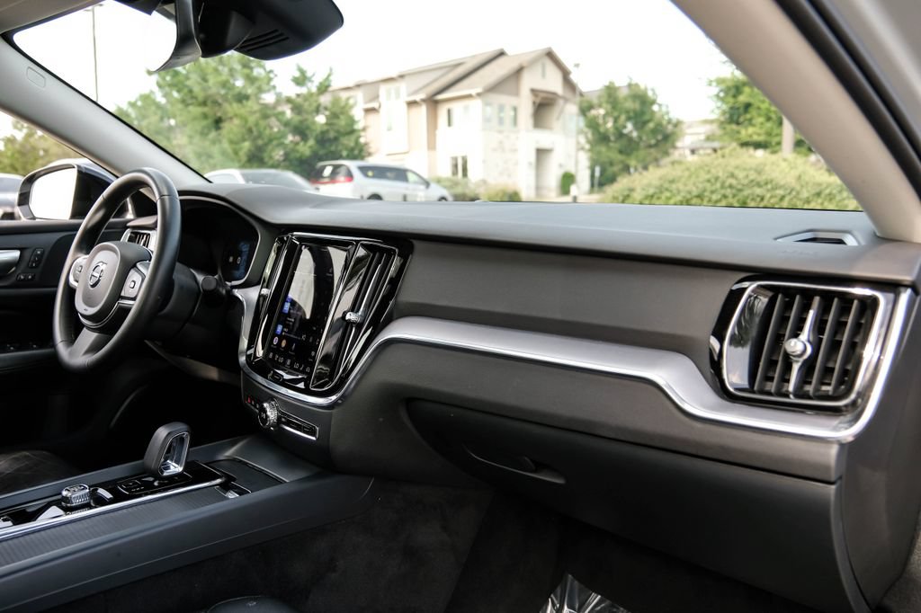 Used 2024 Volvo S60 B5 Core FWD image 10