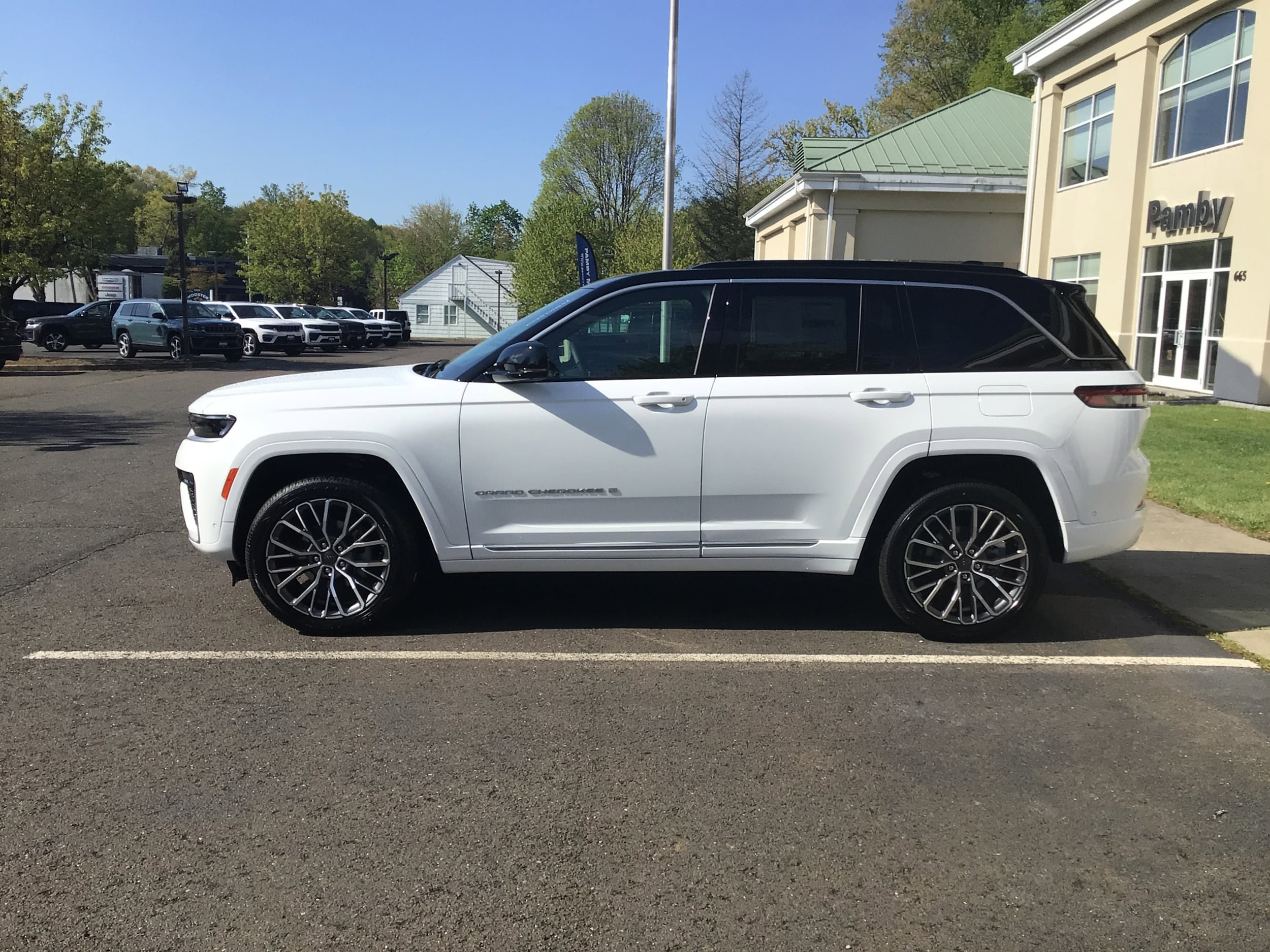 New 2026 Jeep Grand Cherokee Summit AWD/4WD image 4