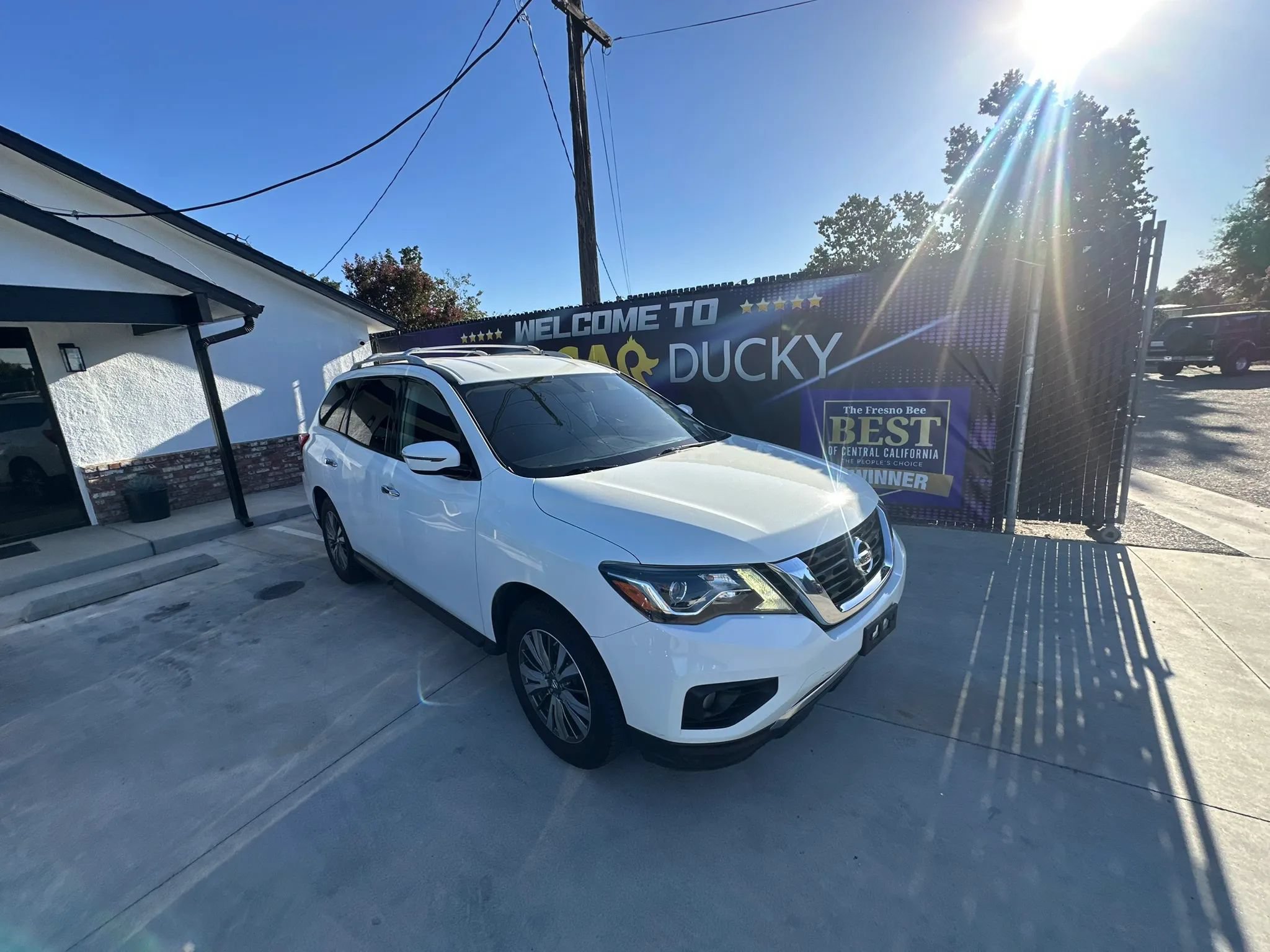 Used 2018 Nissan Pathfinder SV AWD/4WD image 3