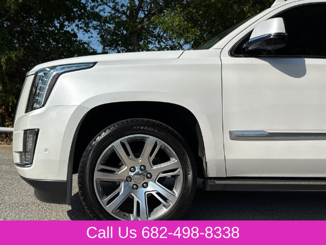 Used 2020 Cadillac Escalade Premium Luxury AWD/4WD image 5