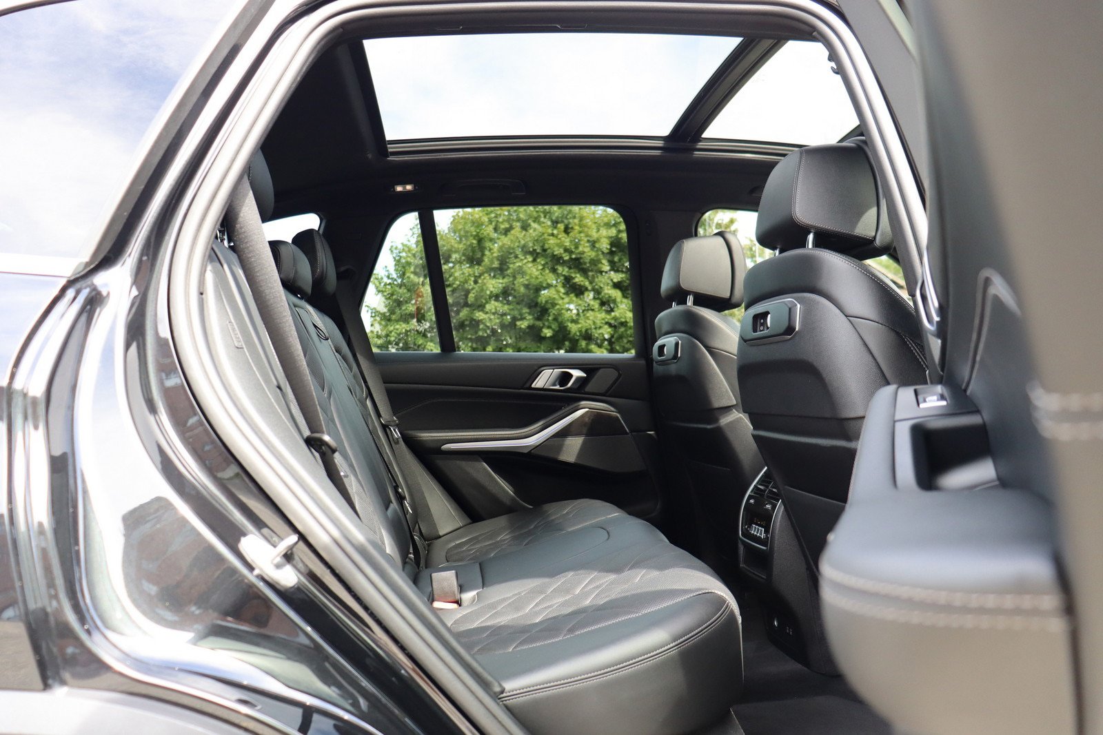 Used 2024 BMW X5 xDrive40i w/ Premium Package AWD/4WD image 18