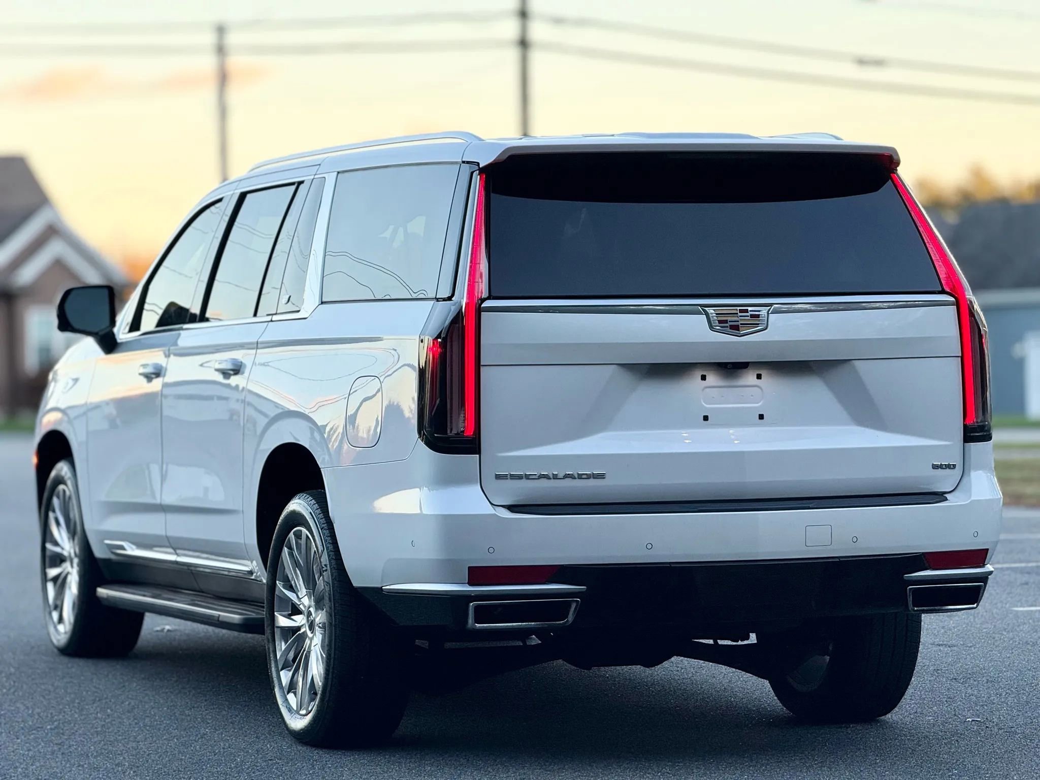 Used 2021 Cadillac Escalade ESV Premium Luxury image 8