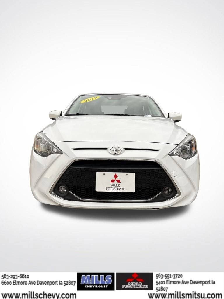 Used 2019 Toyota Yaris LE image 2