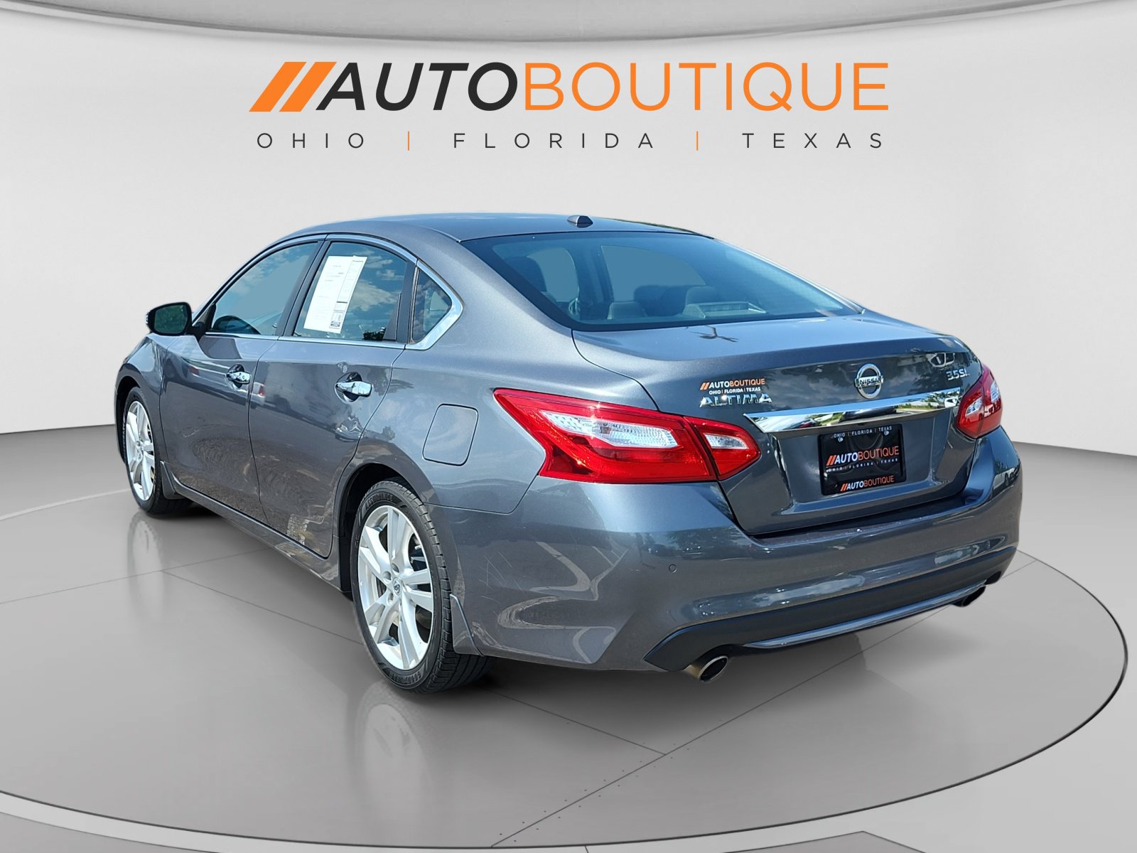 Used 2017 Nissan Altima 3.5 SL w/ 3.5 Technology Package FWD image 3
