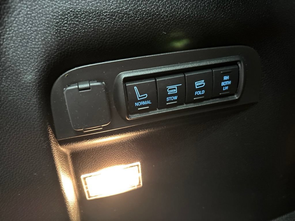 Used 2019 Ford Explorer Limited w/ Ford Safe & Smart Package AWD/4WD image 32