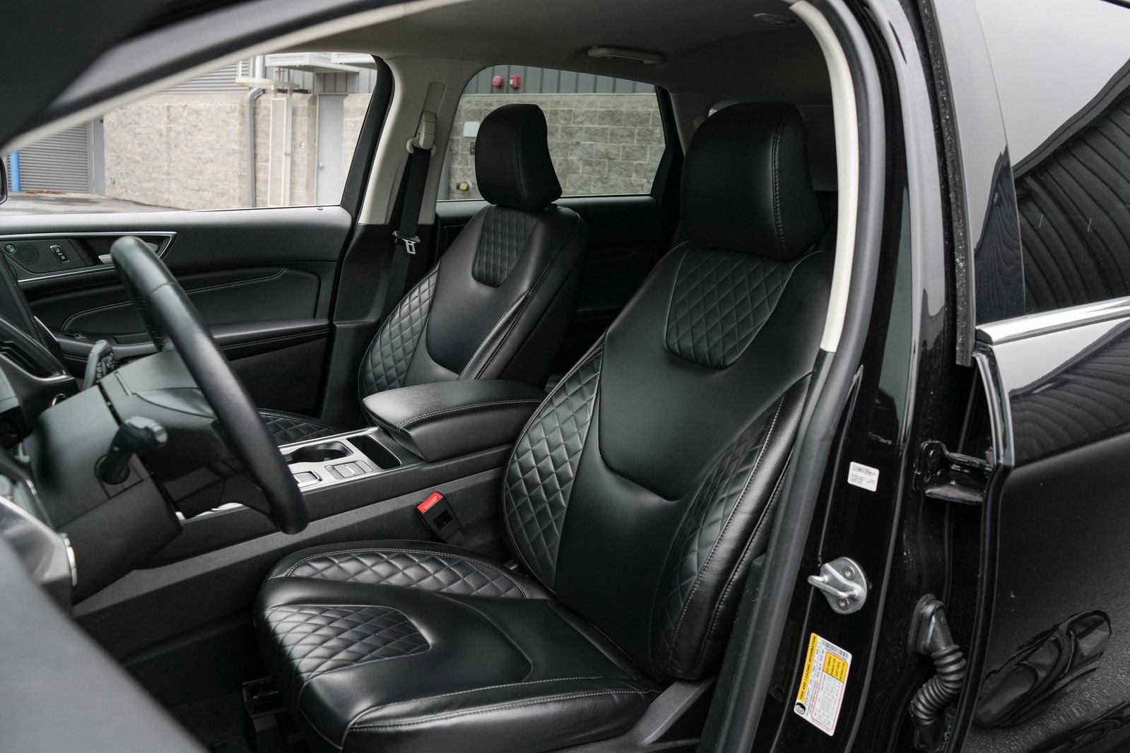 Used 2024 Ford Edge Titanium image 14