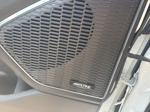 Used 2023 Jeep Grand Cherokee L Summit w/ Luxury Tech Group V image 29