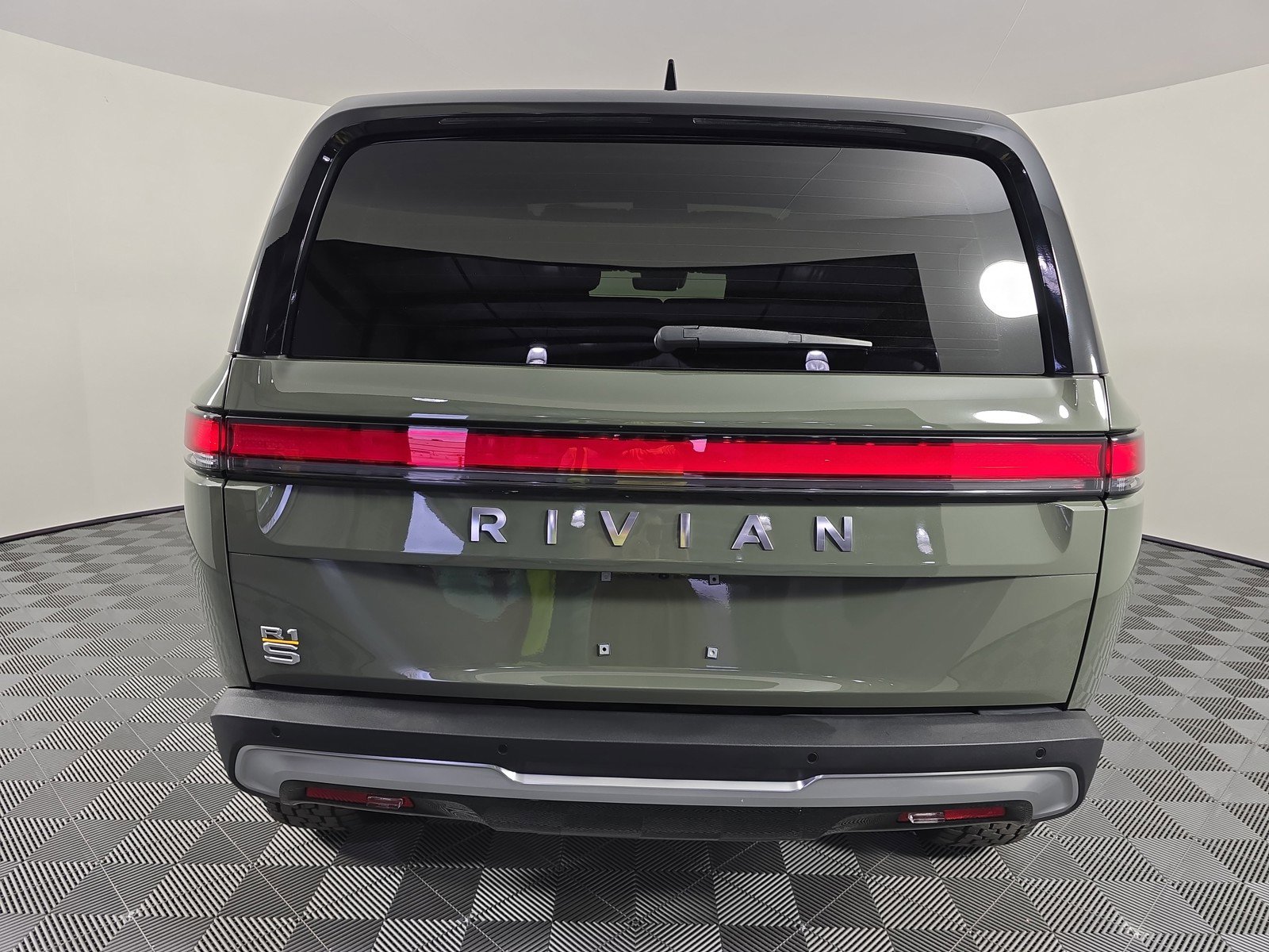 Used 2023 Rivian R1S Launch Edition image 4