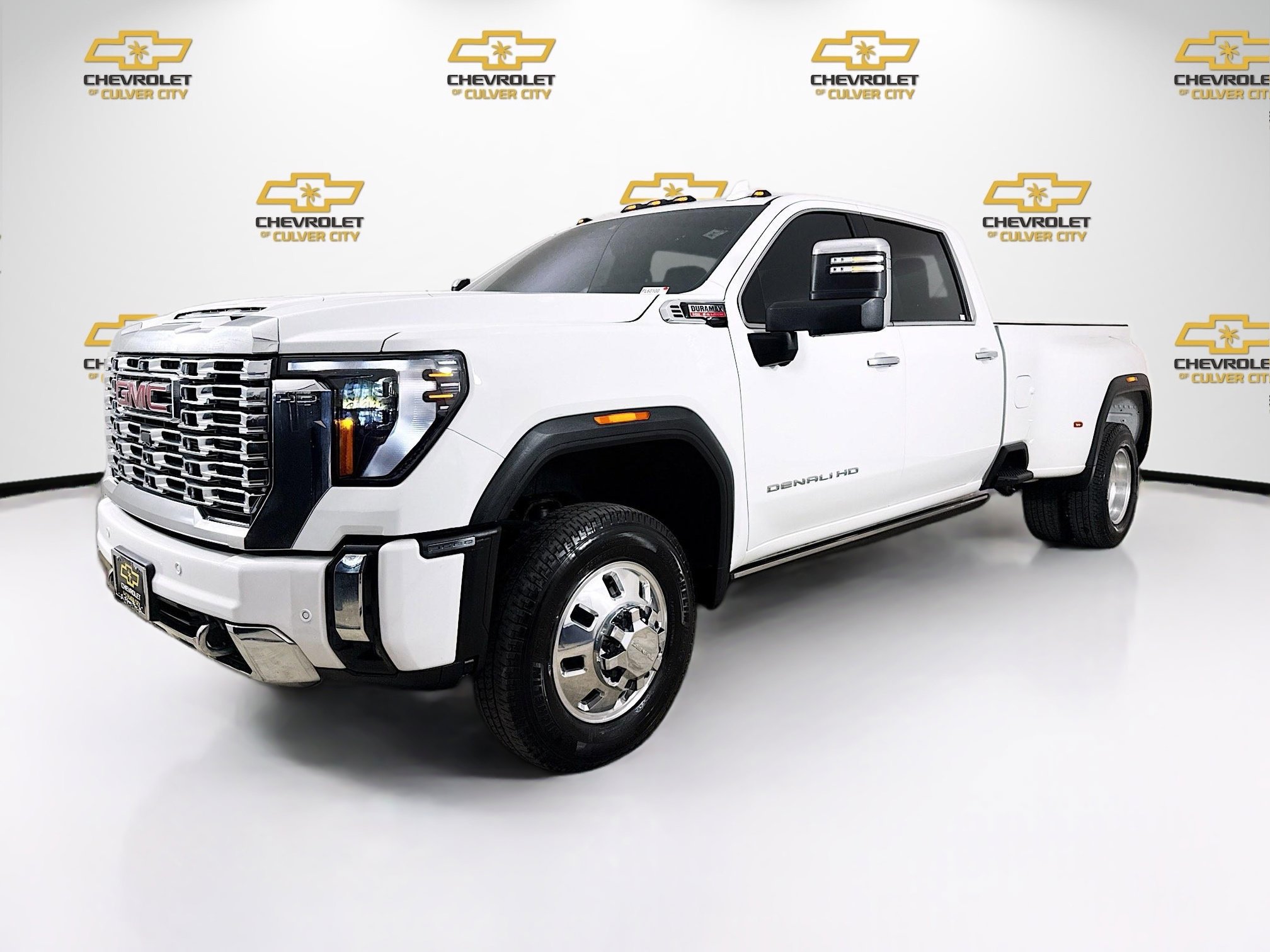 Used 2025 GMC Sierra 3500 Denali w/ Denali Reserve Package AWD/4WD image 3