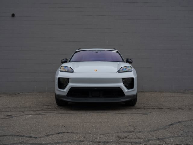 Certified 2025 Porsche Macan 4 Electric image 10