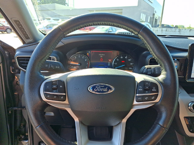 Used 2023 Ford Explorer XLT w/ Equipment Group 202A AWD/4WD image 19