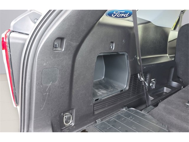 Used 2020 Ford Explorer XLT w/ Comfort Package image 14