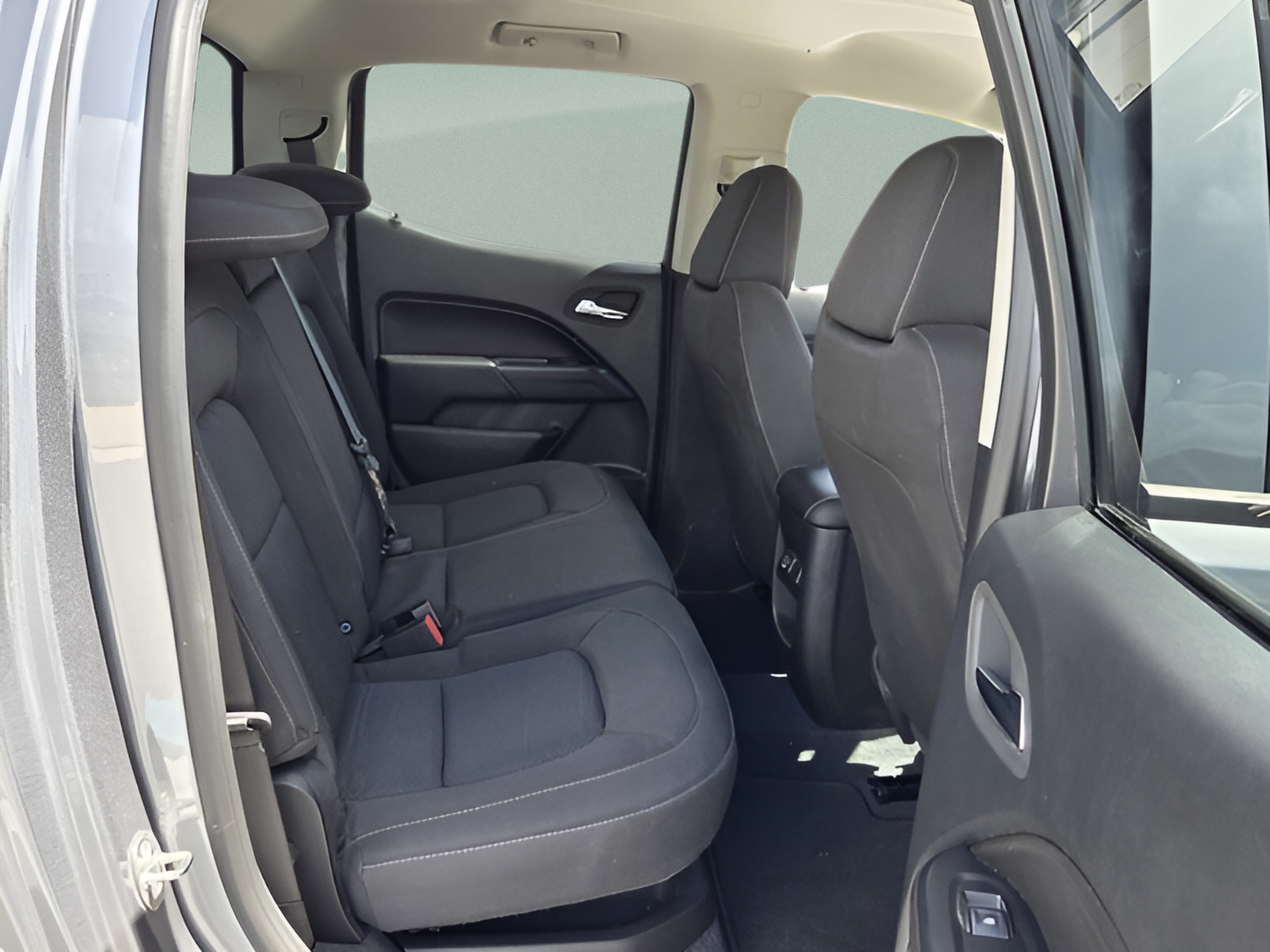 Used 2022 Chevrolet Colorado LT w/ LT Convenience Package RWD image 14