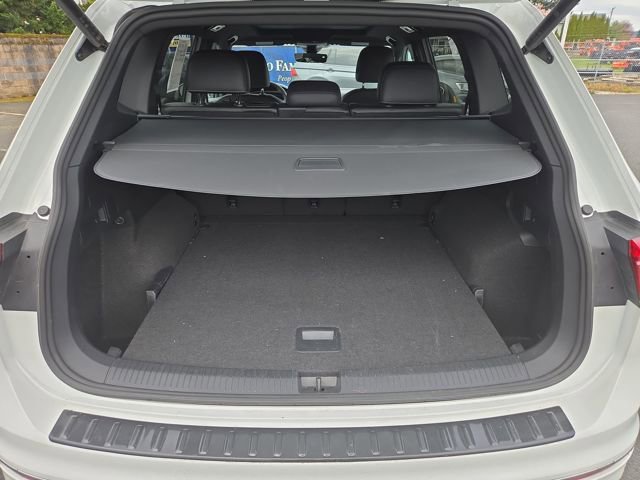 Used 2024 Volkswagen Tiguan SEL R-Line image 13