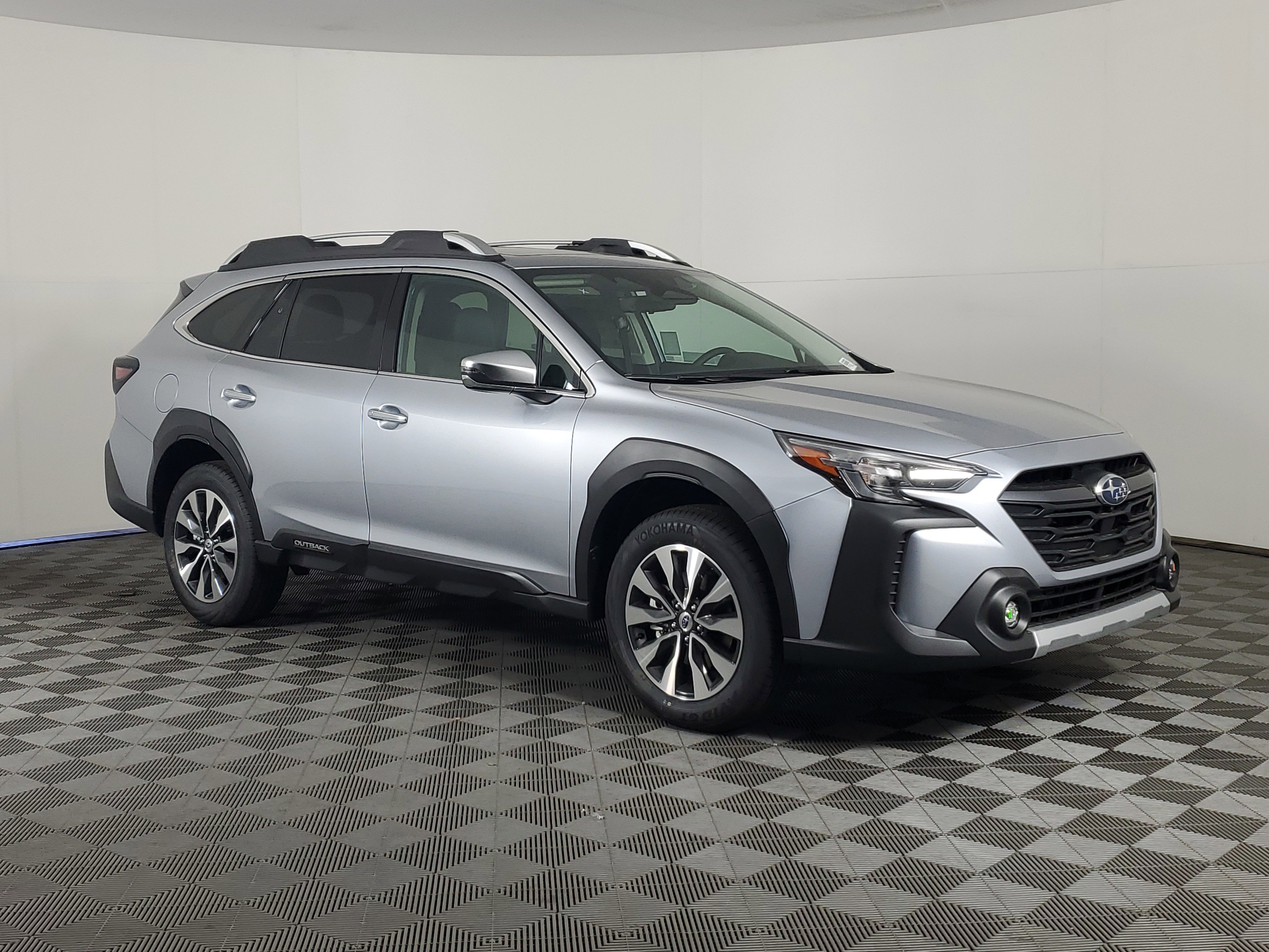New 2025 Subaru Outback Touring XT image 2