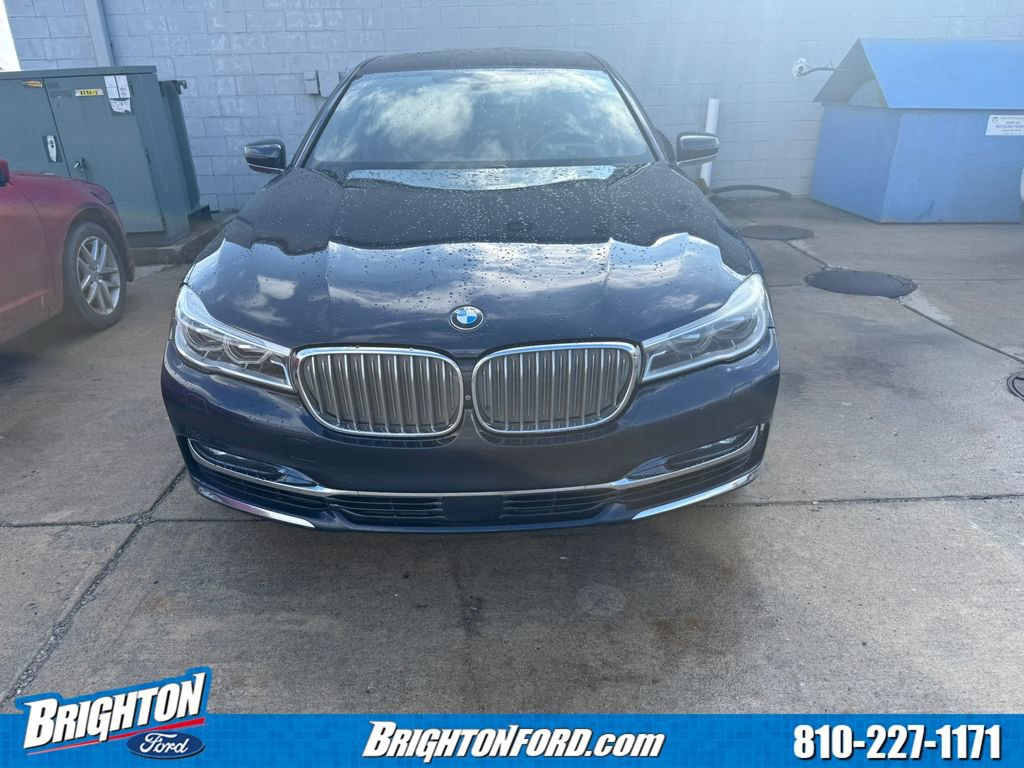 Used 2016 BMW 750i xDrive image 2