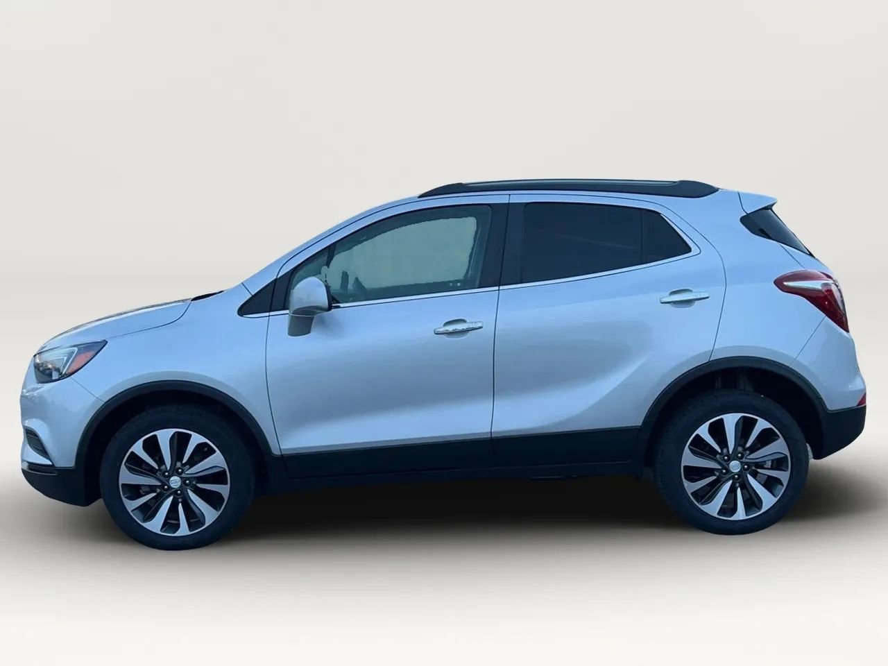 Used 2021 Buick Encore Preferred image 4