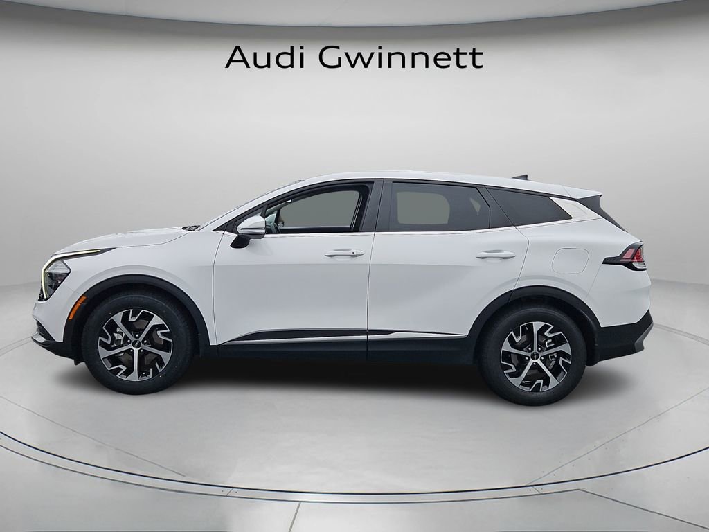 Used 2023 Kia Sportage EX image 3