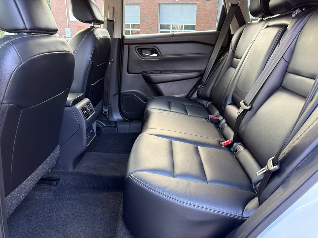 Used 2023 Nissan Rogue SL w/ SL Premium Package AWD/4WD image 28