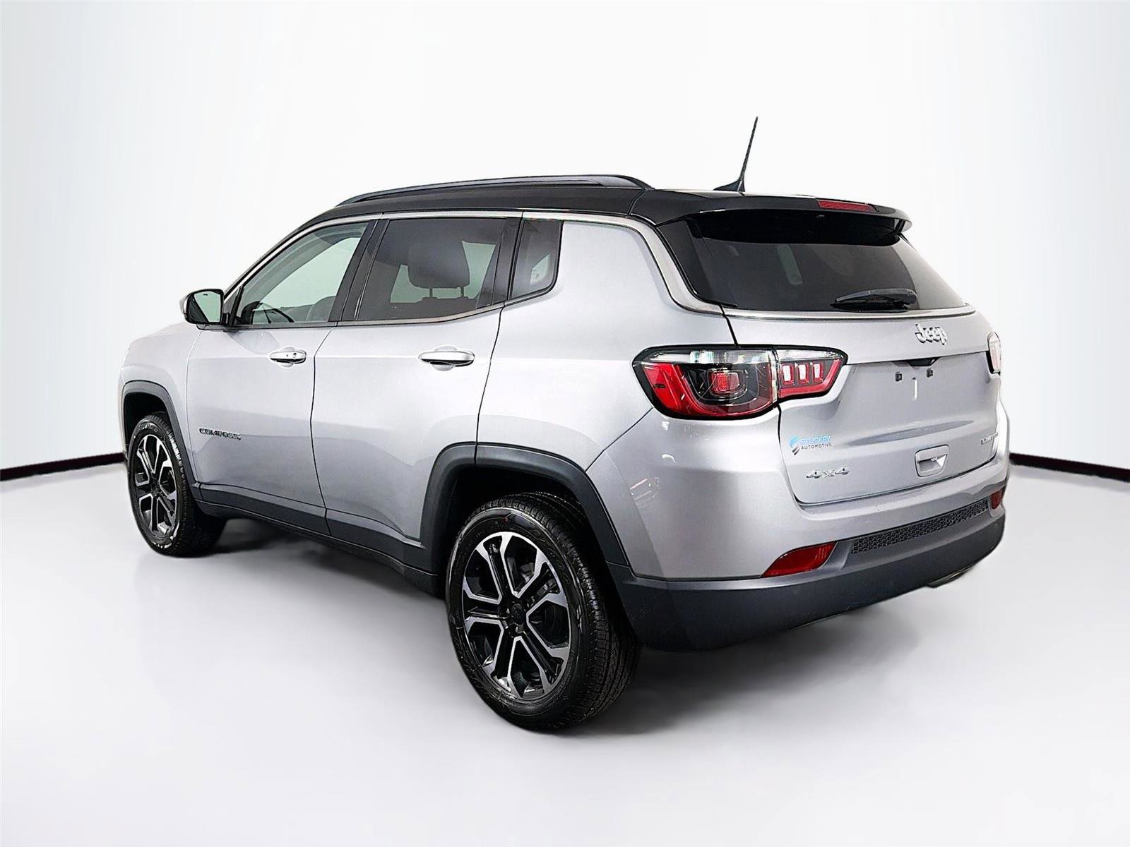 Used 2022 Jeep Compass Limited AWD/4WD image 5