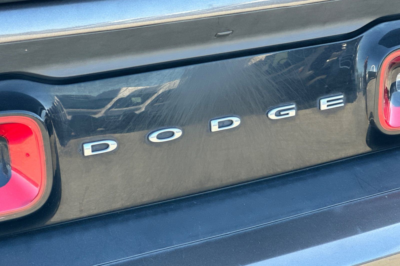 Used 2018 Dodge Challenger SXT w/ Blacktop Package image 31