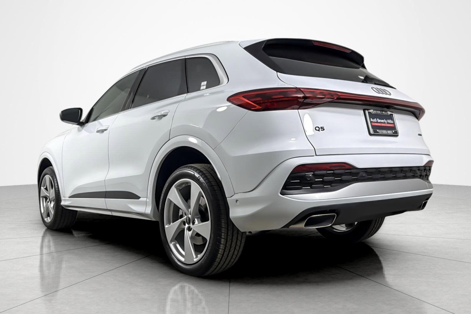 Used 2025 Audi Q5 Premium Plus w/ Premium Plus image 3