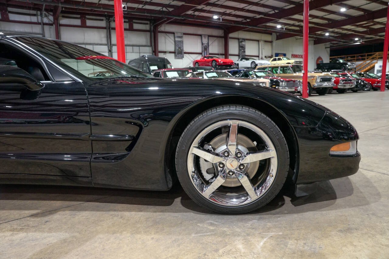 Used 1998 Chevrolet Corvette Coupe w/ Memory Pkg RWD image 11