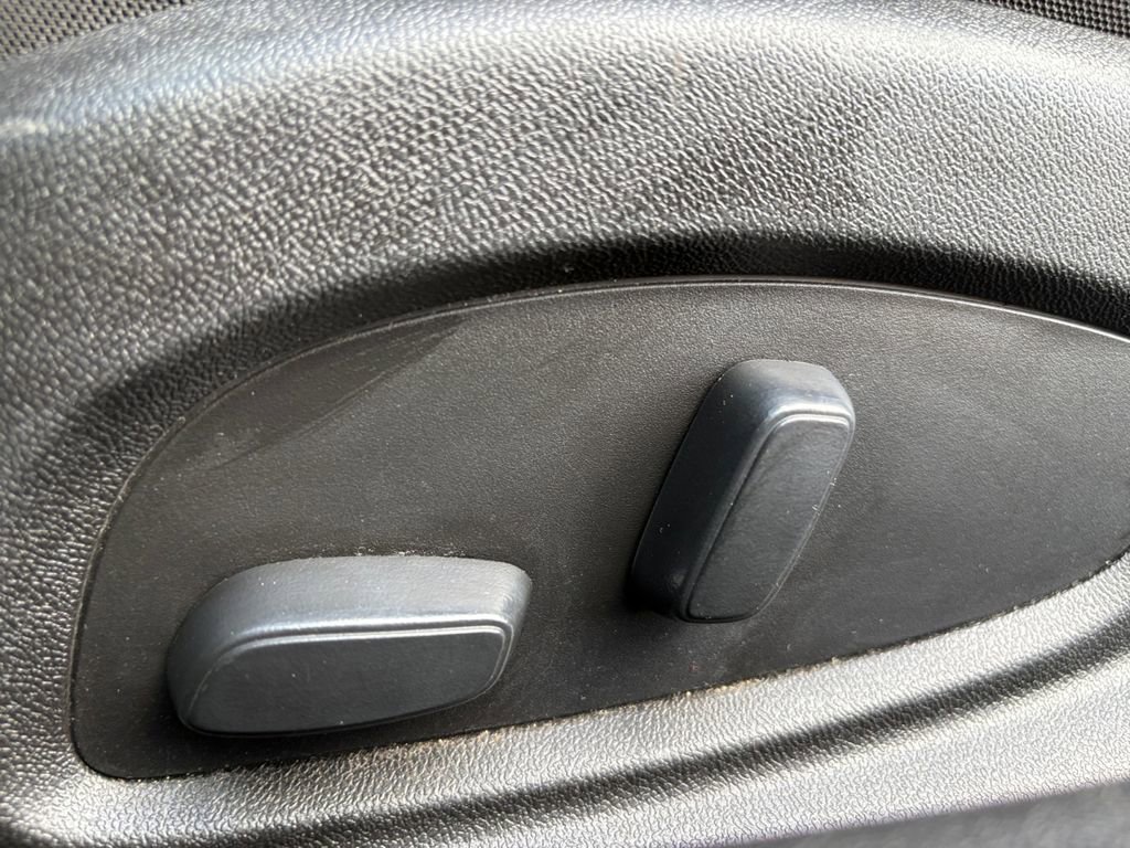 Used 2020 Chevrolet Camaro LT image 11