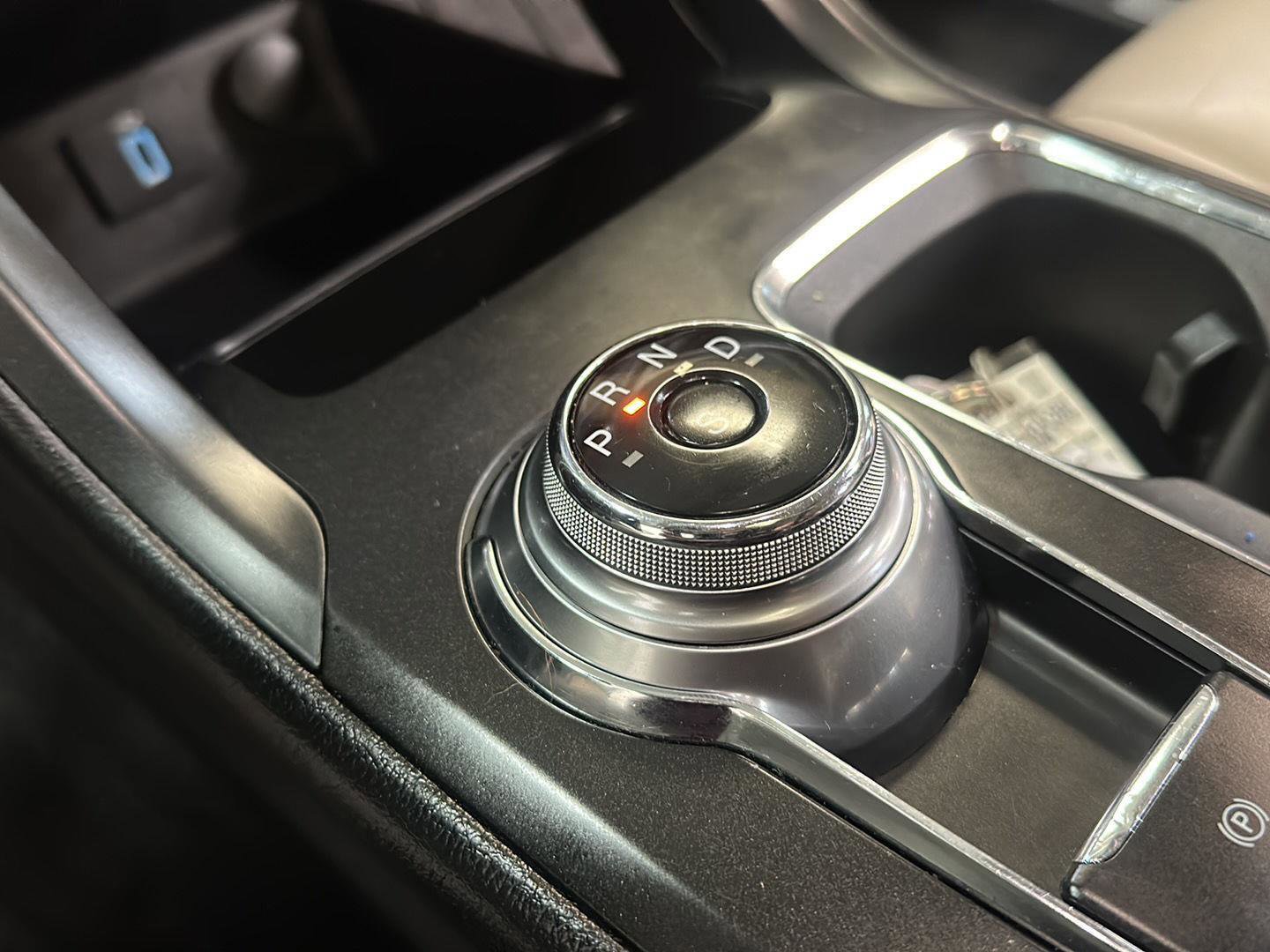 Used 2017 Ford Fusion Titanium image 22