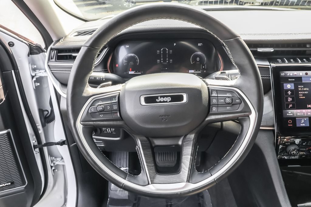 Used 2021 Jeep Grand Cherokee L Limited AWD/4WD image 21
