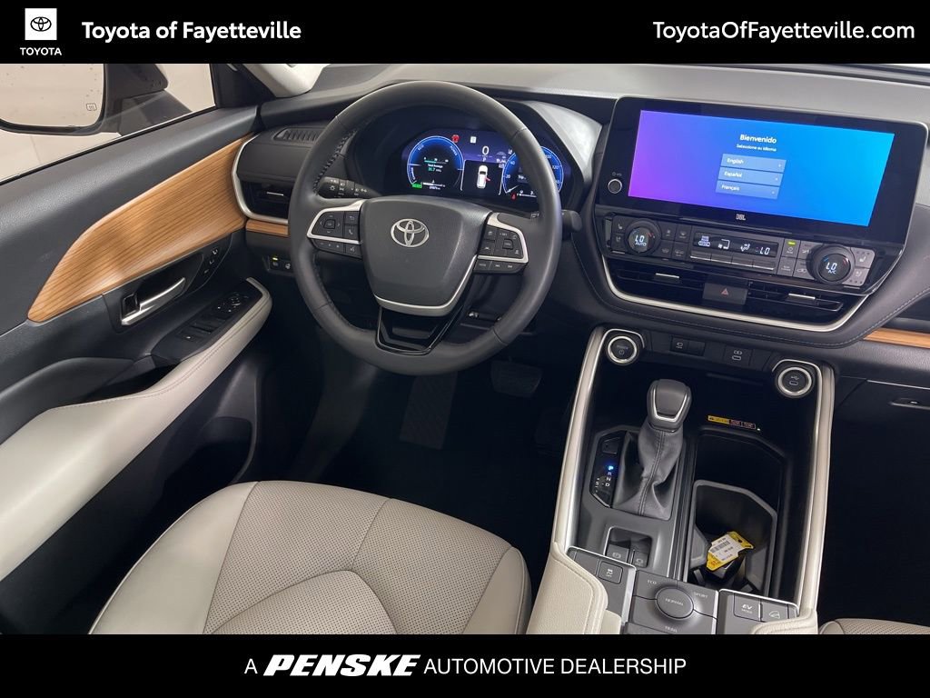 Used 2024 Toyota Grand Highlander Limited image 15