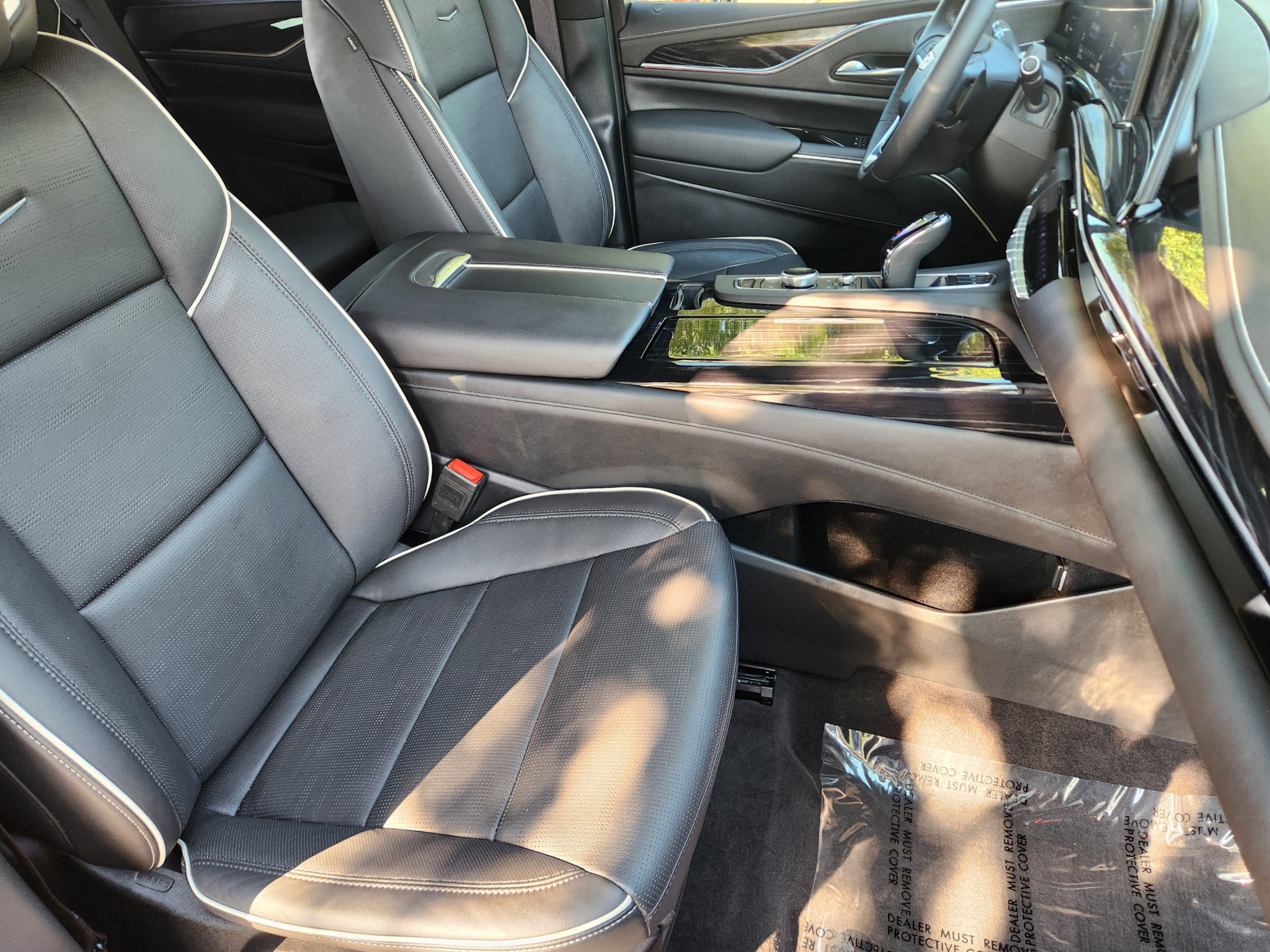 Used 2024 Cadillac Escalade Sport w/ LPO, ONYX Package AWD/4WD image 6