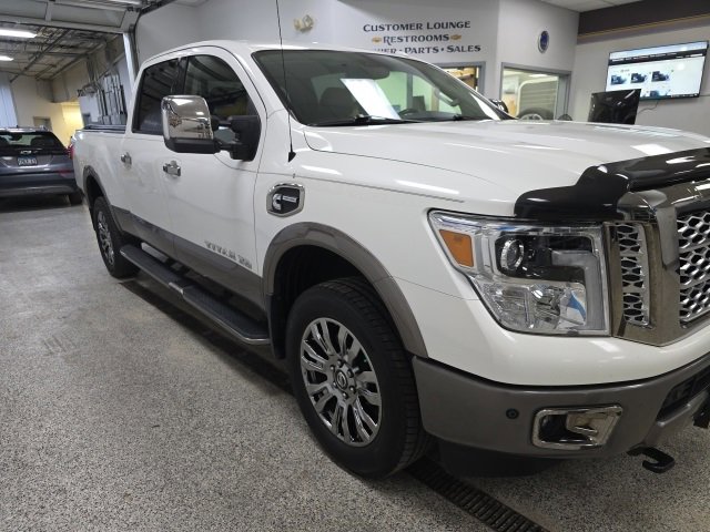 Used 2018 Nissan Titan Platinum Reserve w/ Platinum Utility Package image 3
