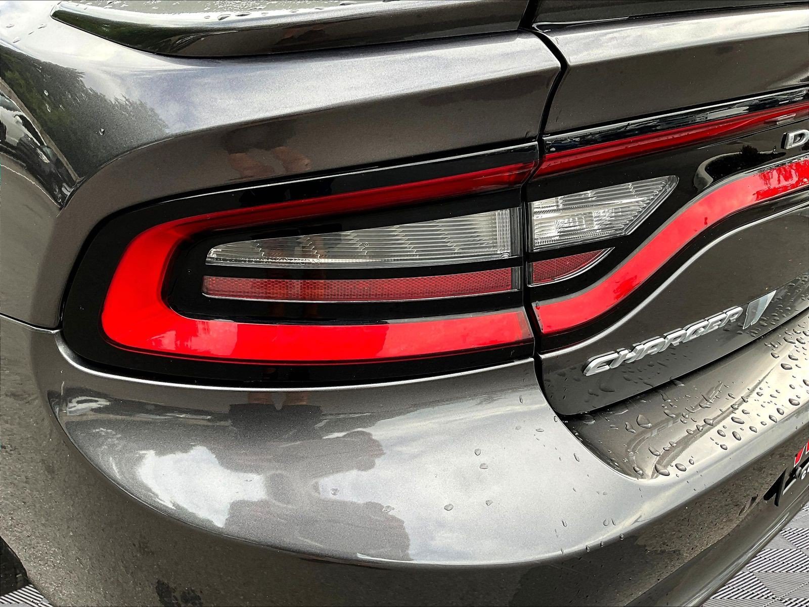 Used 2018 Dodge Charger R/T RWD image 23