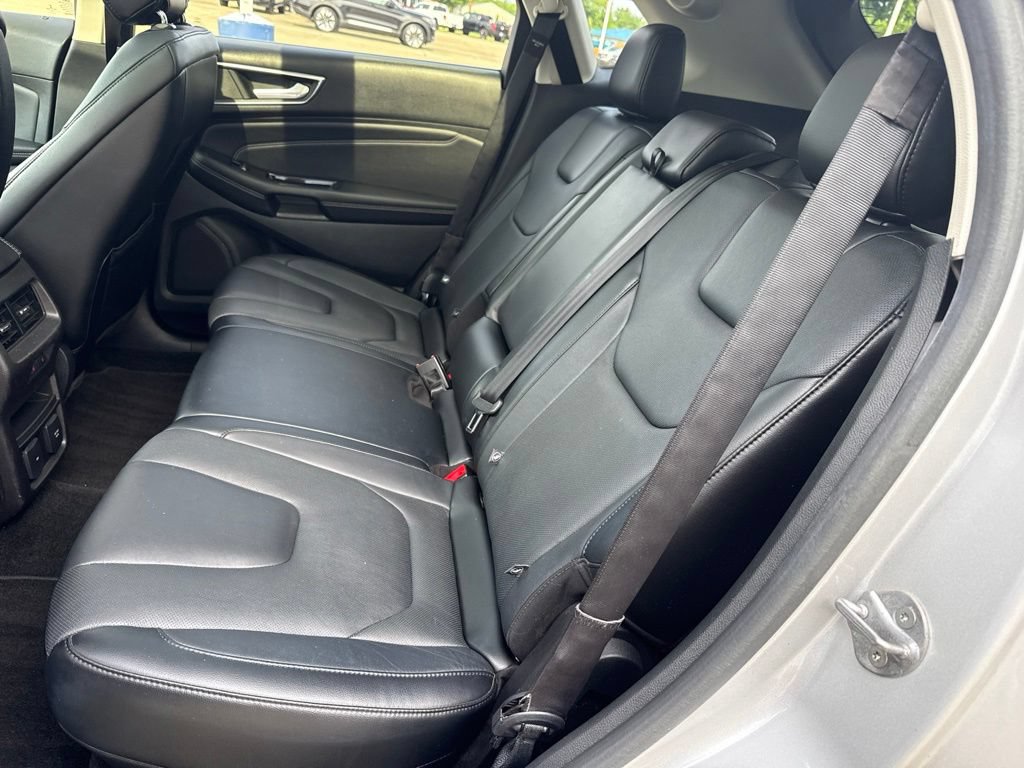 Used 2015 Ford Edge Titanium w/ Equipment Group 302A AWD/4WD image 10
