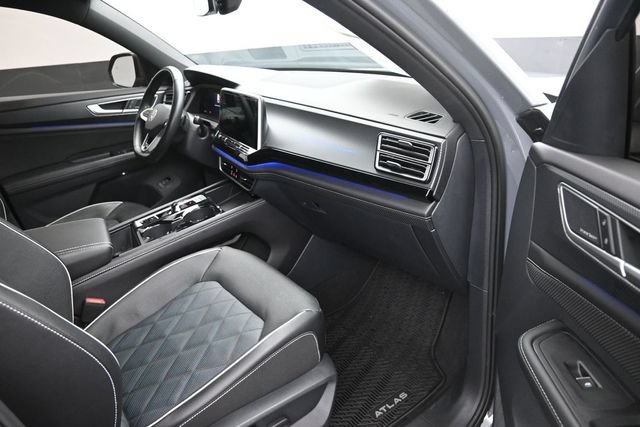 Used 2024 Volkswagen Atlas Cross Sport SEL Premium R-Line AWD/4WD image 9