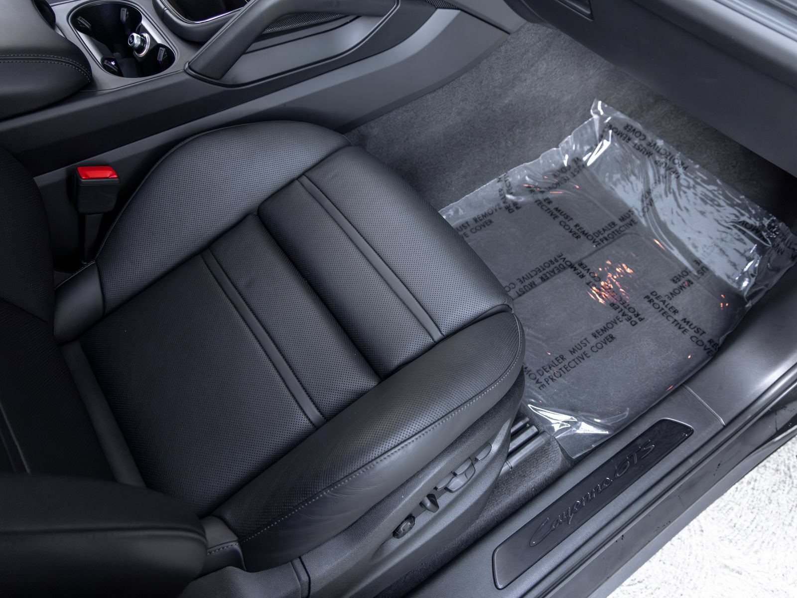 Certified 2025 Porsche Cayenne GTS AWD/4WD image 54