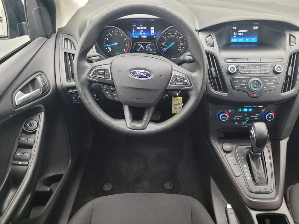 Used 2018 Ford Focus SE w/ SE Appearance Package FWD image 22