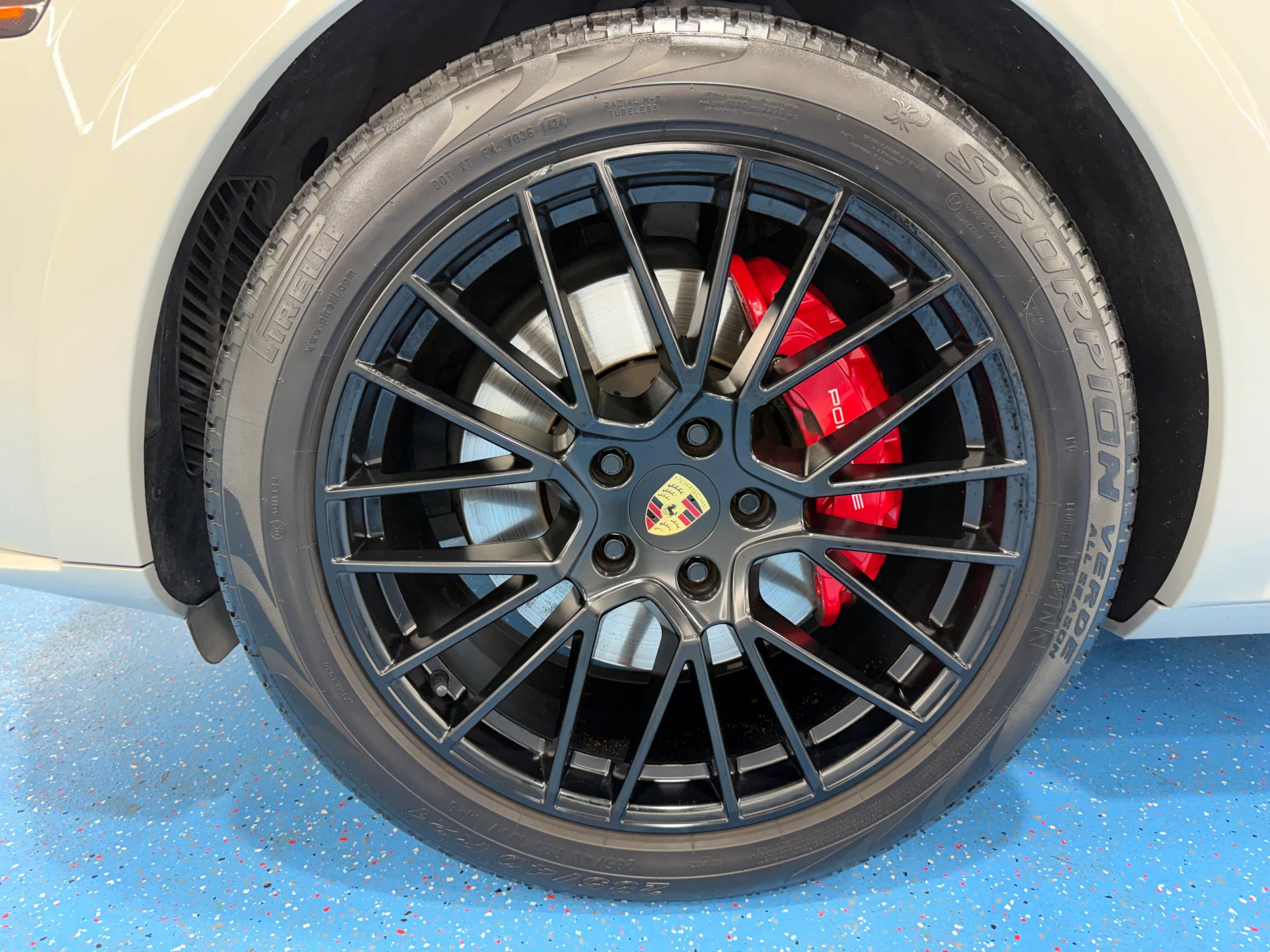 Used 2021 Porsche Cayenne GTS AWD/4WD image 52