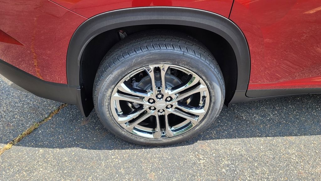 New 2025 Chevrolet Traverse LT w/ Driver Confidence Package image 13