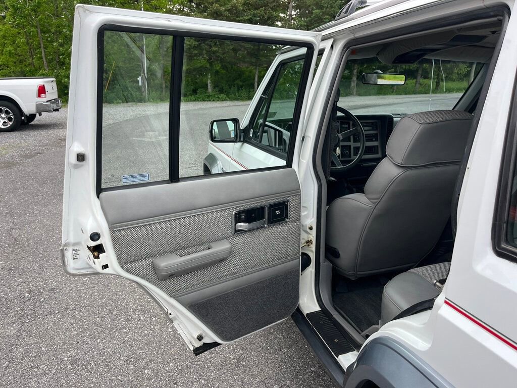 Used 1991 Jeep Cherokee Laredo AWD/4WD image 42