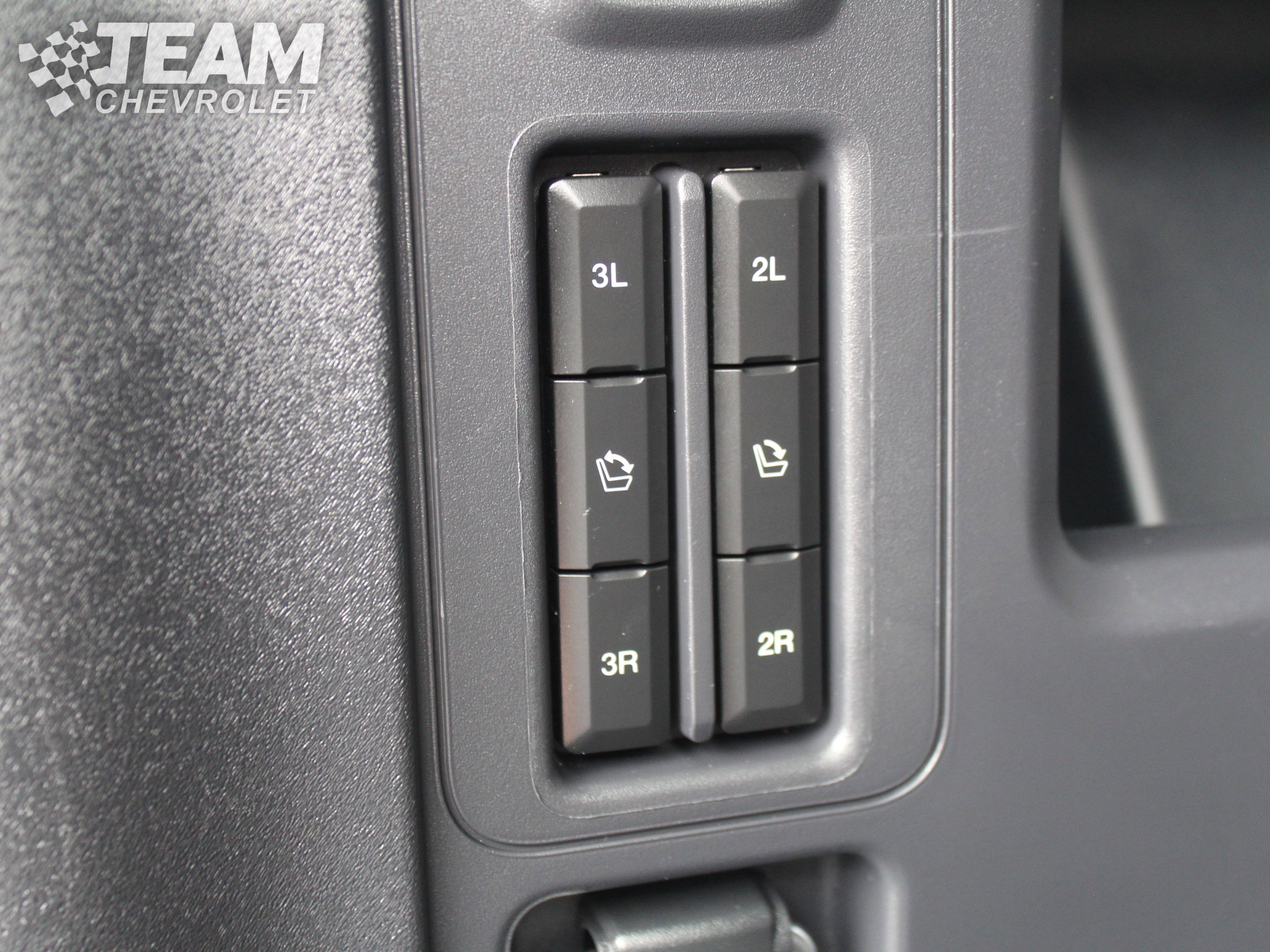 Used 2025 Ford Expedition Platinum w/ Driver's Package AWD/4WD image 35