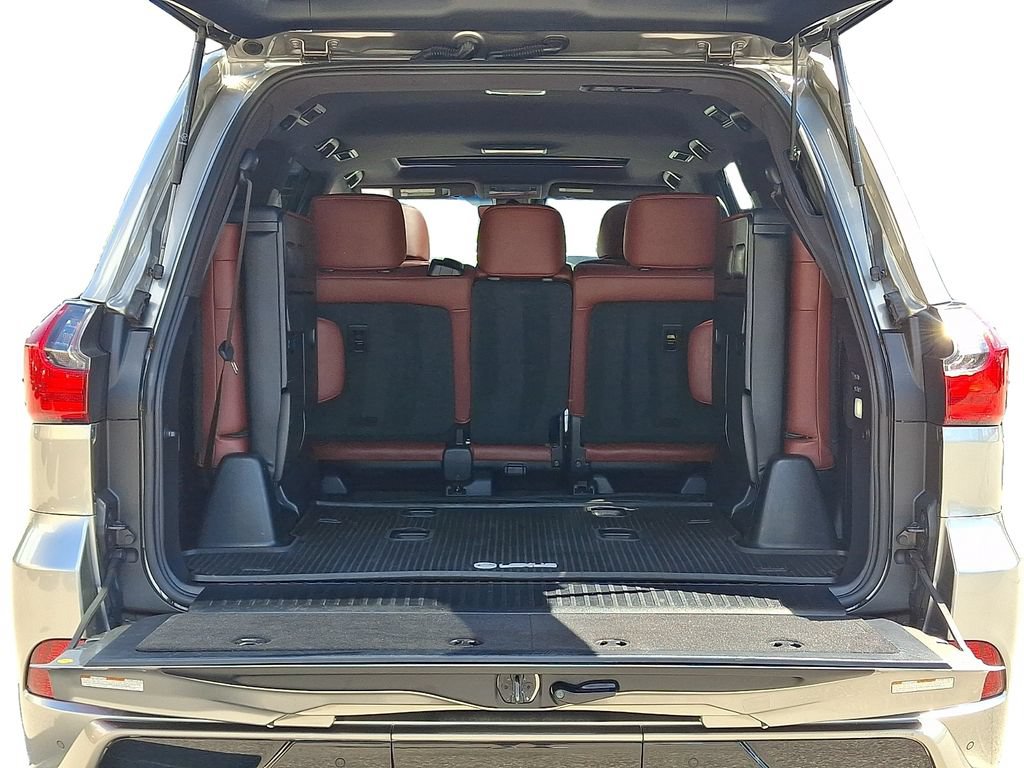 Used 2021 Lexus LX 570 4WD w/ Sport Package image 28