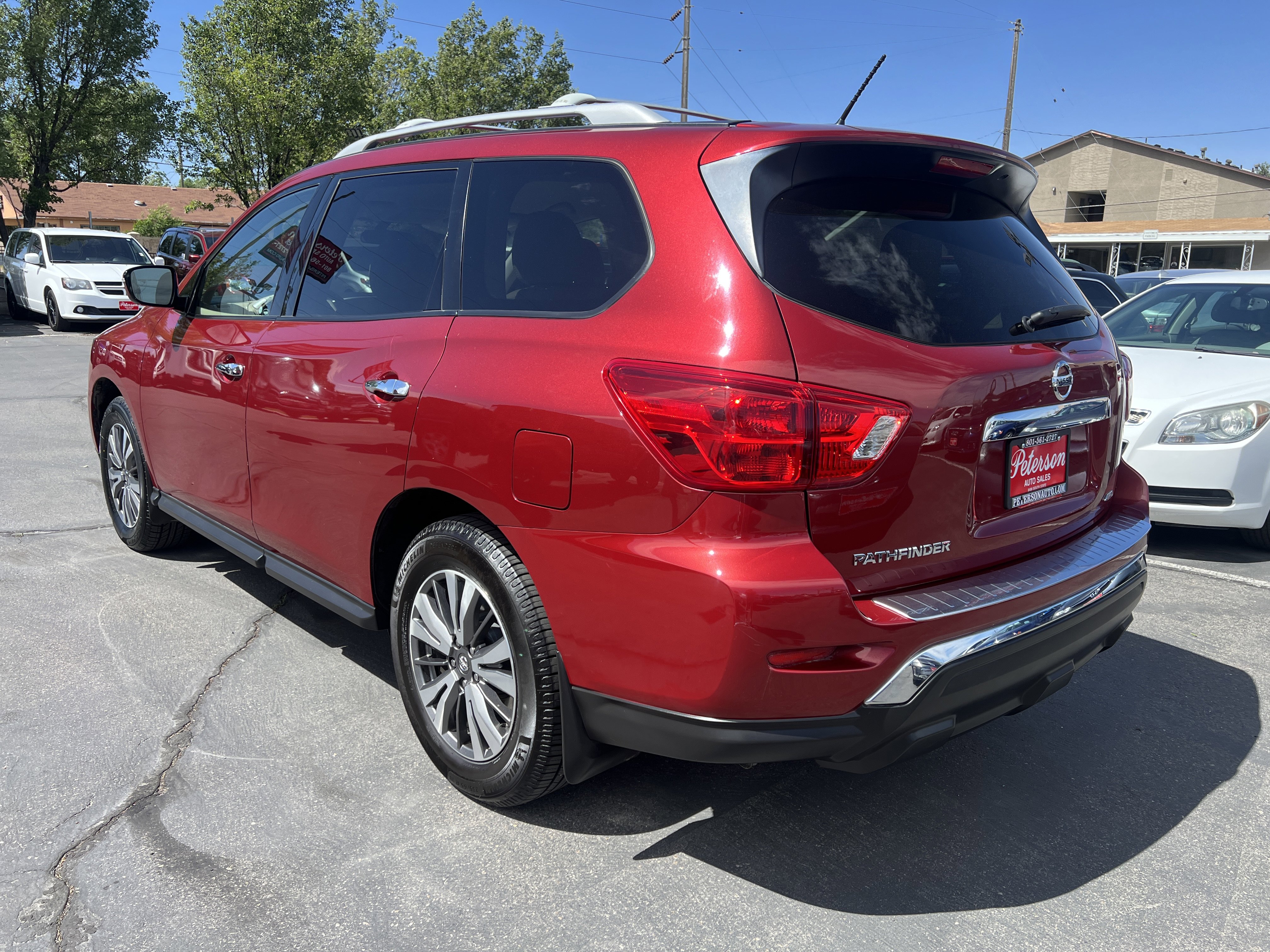 Used 2017 Nissan Pathfinder S AWD/4WD image 6